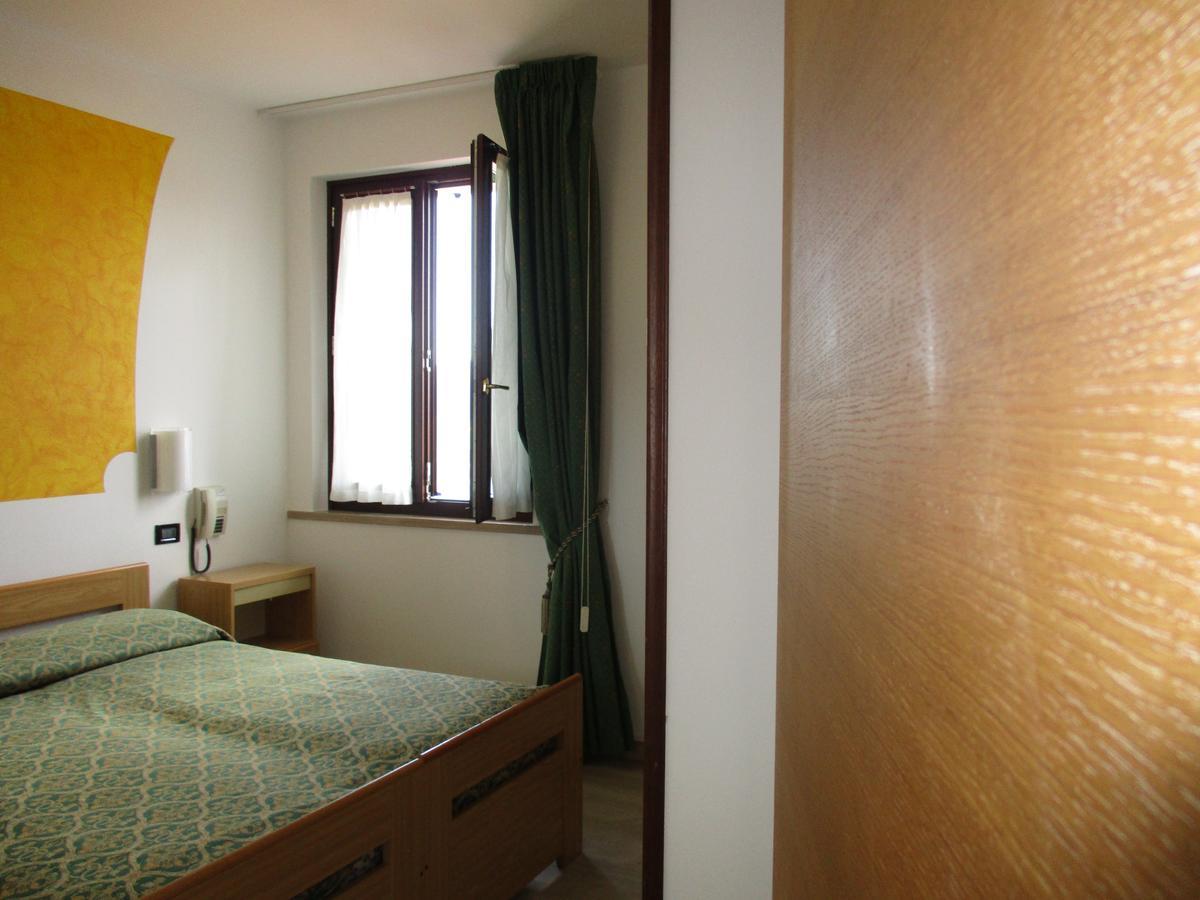 Hotel San Remo سان زينو دي مونتانا المظهر الخارجي الصورة